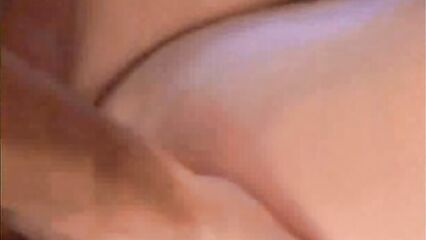 Молодой блондинке засупонили два хера в очко одновременно