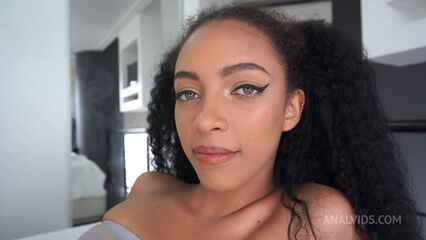 2 толстых больших члена в анале мулатки Vitoria Lima