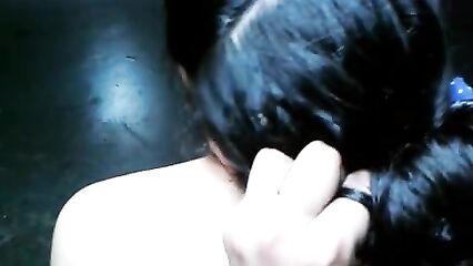 Муж снимает на камеру как трахает жену в анал