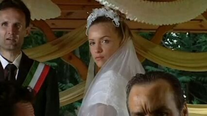 Она была моей матерью (Прикоснись ко мне) фильм с русским переводом