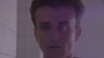 Запретная зона: Похищение инопланетянином (эротика, кино)