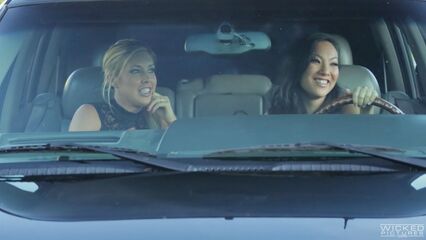 Холли… Будь готова | Holly… Would (порнофильм с русским переводом)