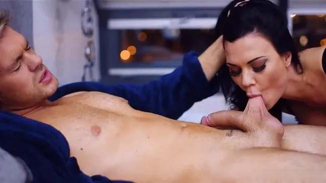 Винтажды порно комикстерді онлайн көріңіз Әйелі минет беріп, мастурбация жасайды watch online