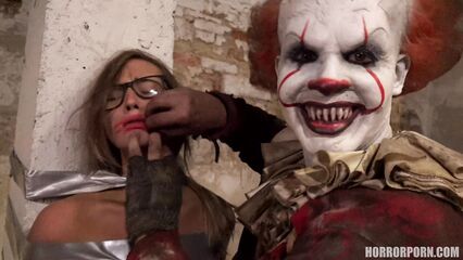 ОНО это клоун | IT is a clown (horrorporn, порно ужасы)