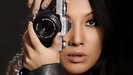 Журналист идет по следу | Exposed, с русским переводом