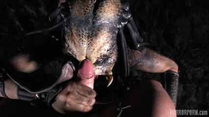 Порно фильм 14: Хищник-охотник за членами (2021)